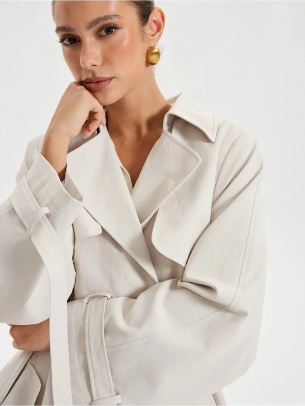 Commense Cream Pleated-Back Trench Coat with Self-Tie Belt - Picture 3 of 5